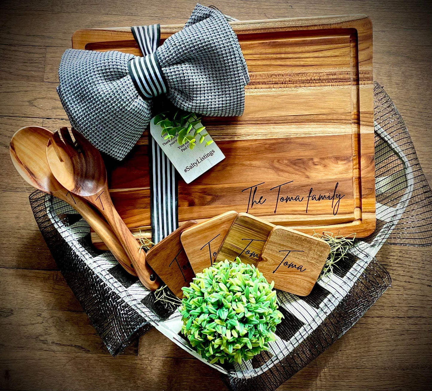 Teak board basket
